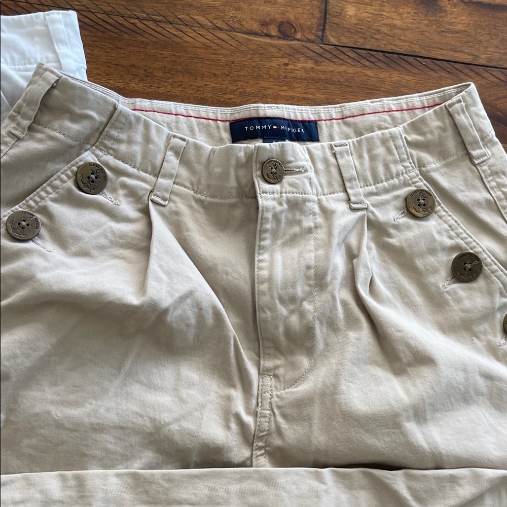 2 Tommy Hilfiger Capri pants size 4 white and khaki tan - Picture 3 of 16
